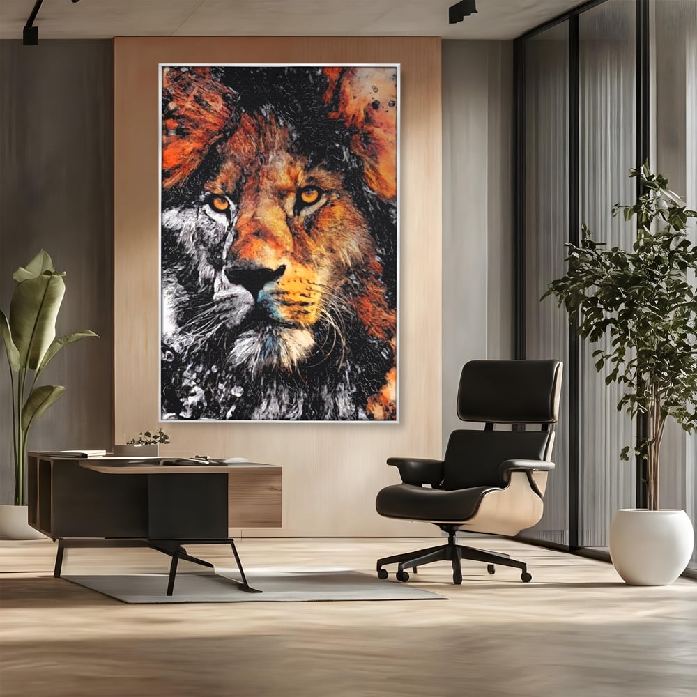 Tablou canvas cu tablou canvas cu leu stilizat, in rama de aluminiu argintiu, pe perete intr-un birou